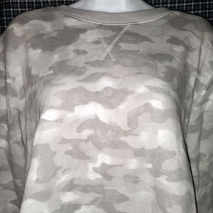 2/$20 Tek gear grey camo sweatshirt. Sz XL